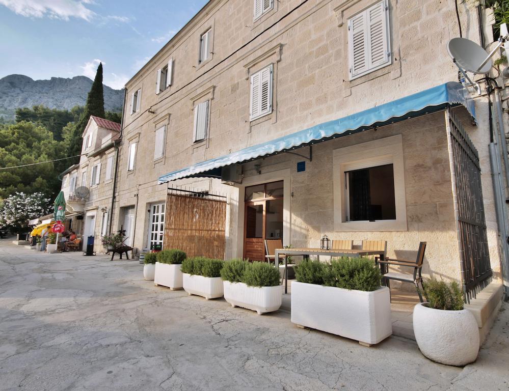 Apartment Zara 2 With Boat Place Mimice Exterior photo