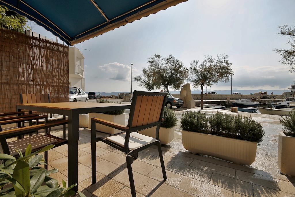 Apartment Zara 2 With Boat Place Mimice Exterior photo