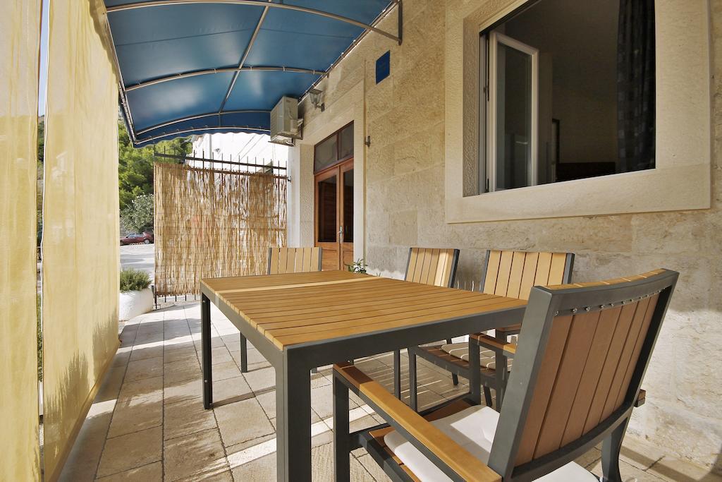 Apartment Zara 2 With Boat Place Mimice Exterior photo
