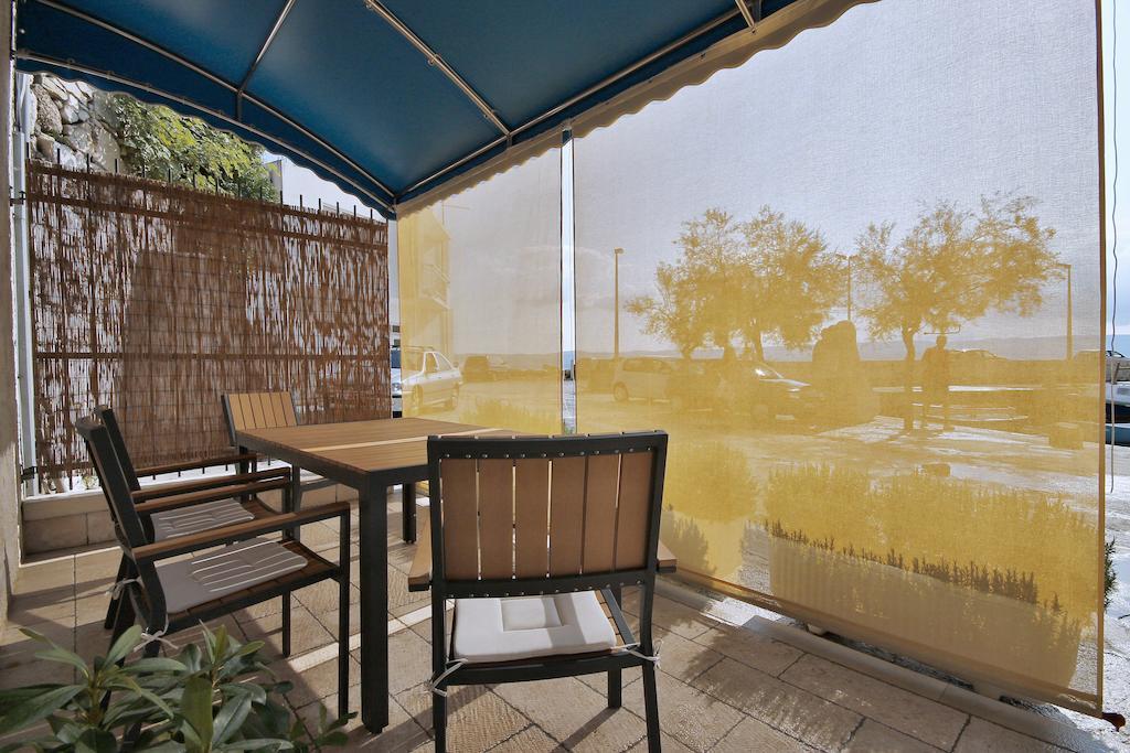 Apartment Zara 2 With Boat Place Mimice Exterior photo